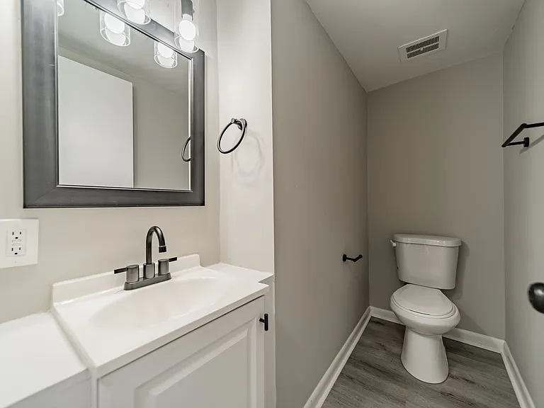 2200 Williamsburg Dr #24 — Photo 14