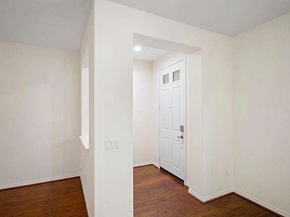 For Rent: $3,500 (3 beds, 2.5 baths, 1,580 Square Feet)