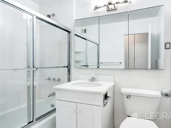 888 Eighth Avenue image 4 of 4