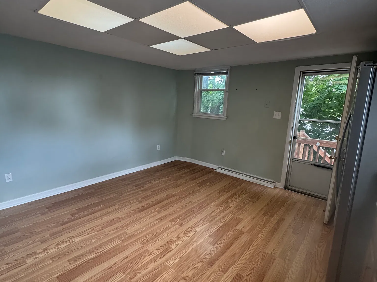 3 bed, 1300 sqft, $1,100 — Photo 4