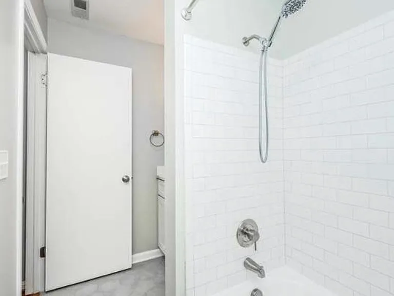 6904 Mary Caroline Cir #J — Photo 23