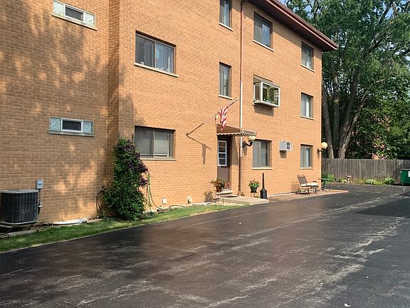 2nd image of 42 E 58th St APT 1N