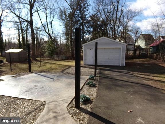 3rd image of 9 Pear Ave