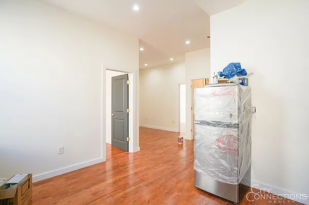 Rented by City Connections Realty | media 20