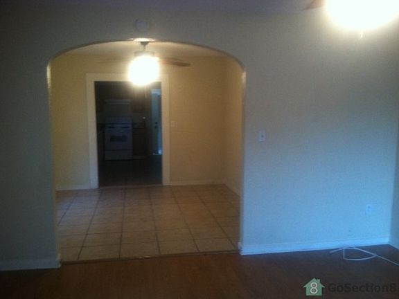 4th image of 2700 22nd Ave S