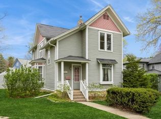 313 5th Ave NW, Mount Vernon, IA 52314