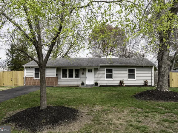 8117 Norwood Dr, Alexandria, VA 22309
