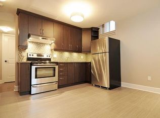355 Gilmour St #1, Ottawa, ON K2P 0R1
