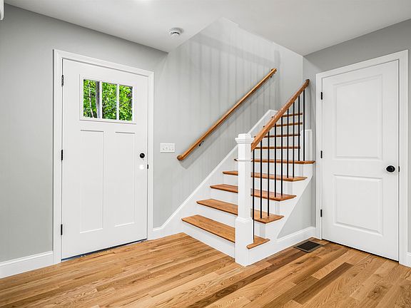 3rd image of 5 Daniel Street