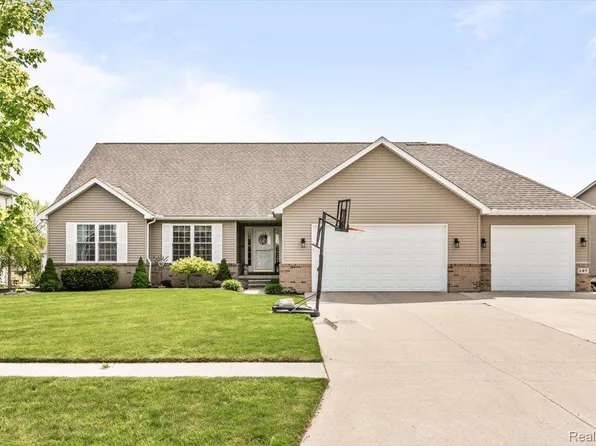 147 Liberty Ave, Marysville, MI 48040