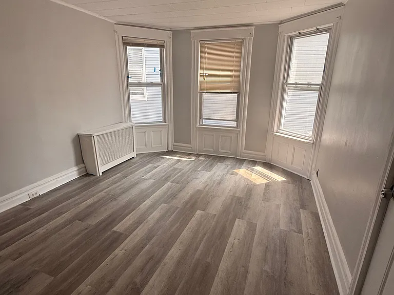395 Berwick St #1 — Photo 1