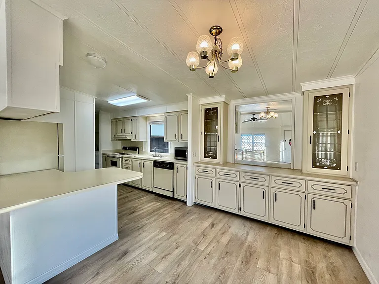 100 Hampton Rd #39 — Photo 2