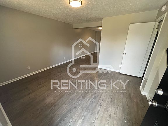 2nd image of 1661 Foxhaven Dr #3