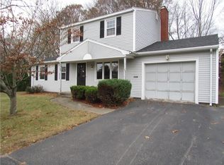 364 Knollwood Dr, Woonsocket, RI 02895