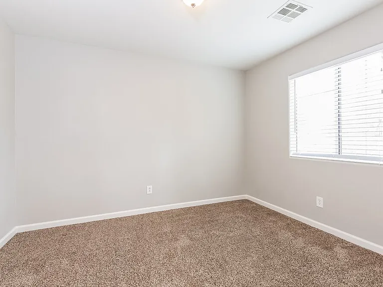 2845 Woodland Park Ave — Photo 11