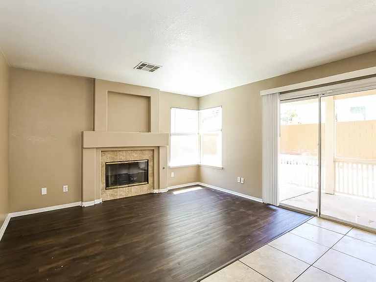 2317 Homeland St — Photo 7
