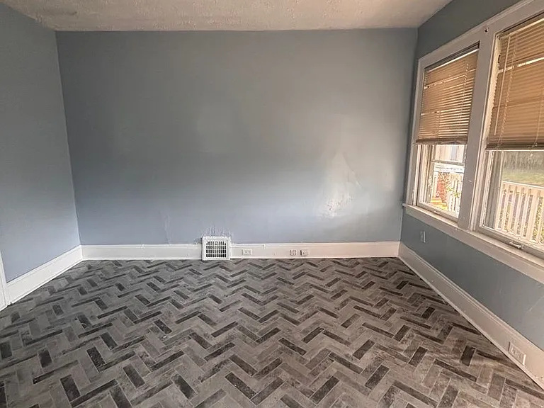 3037 E 121st St — Photo 5