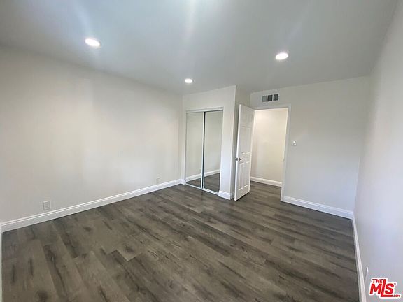 3rd image of 6644 Atoll Ave #6644