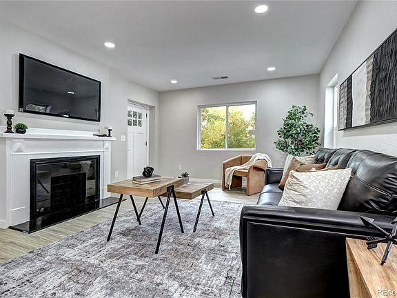 3rd image of 2036 S Humboldt Street
