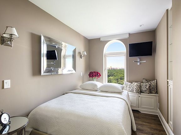 3rd image of 106 Central Park S APT 30E