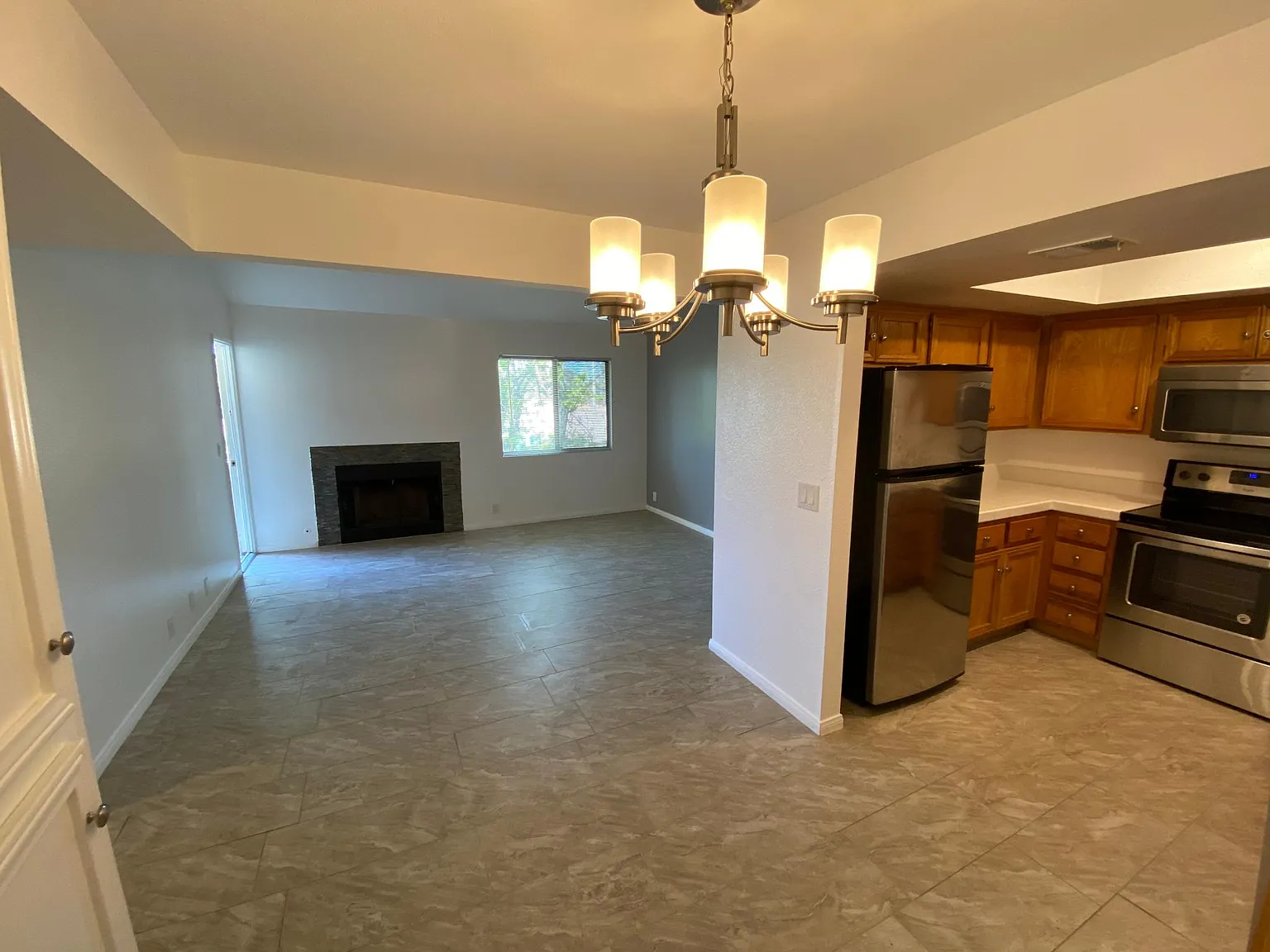 1701 E Katie Ave — Photo 3