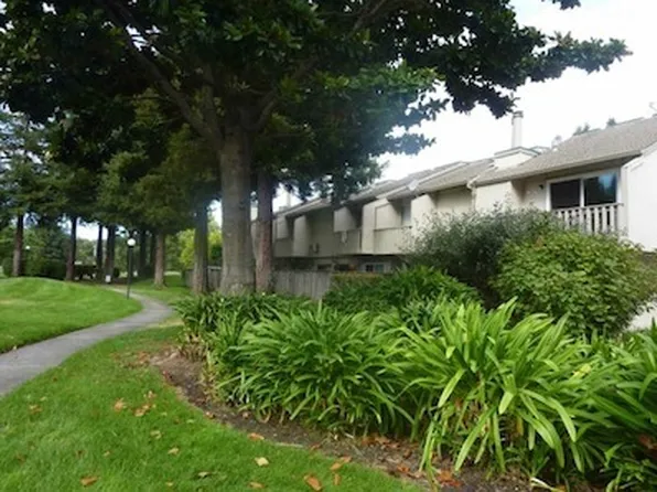 701 Racquet Club Cir, Rohnert Park, CA 94928