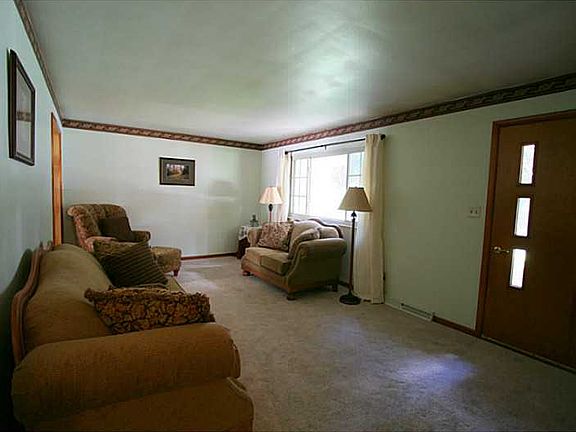 3rd image of 438 Vista Dr