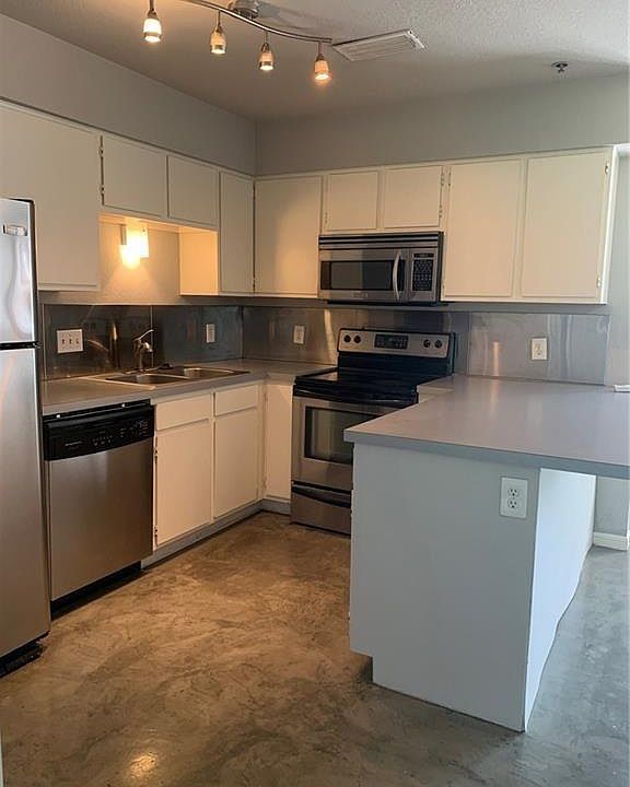 1st image of 1013 W 23rd St #202