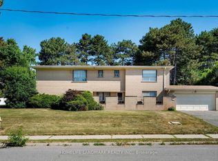 2 Royal Oak Dr, Toronto, ON M3C2M2