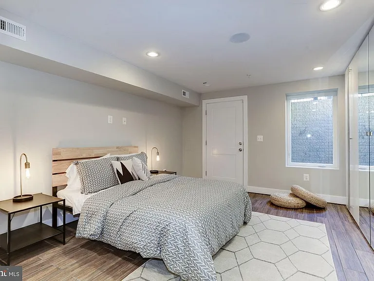 411 Ridge St NW #1 — Photo 8