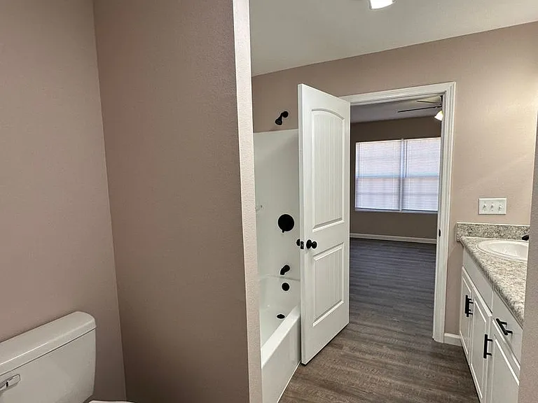 1228 Orange St — Photo 16