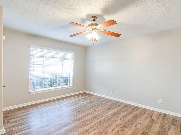 3rd image of 10201 Homestead Rd
