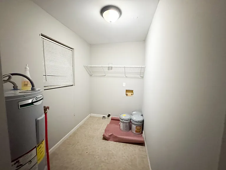 516 Goldensand Ln — Photo 15