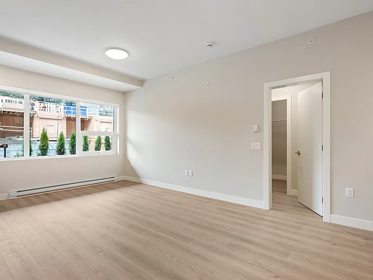 641 Claremont St — Photo 30