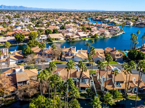 522 S MARINA Drive, Gilbert, AZ 85233