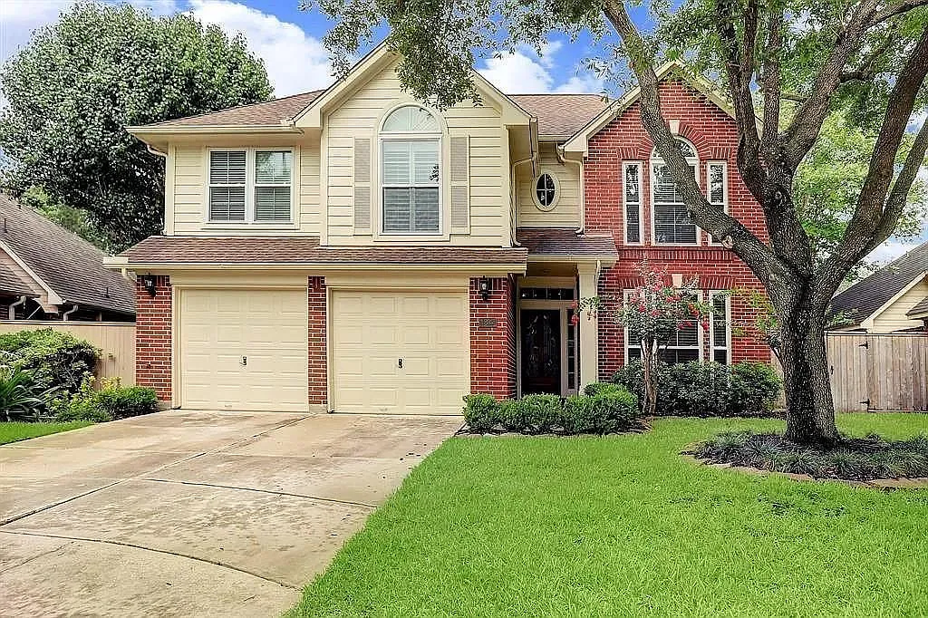 3 bed, 2.5 bath, 2090 sqft, $3,950 — Photo 1