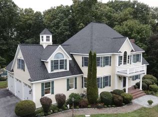 161 Surrey Ln, Dracut, MA 01826