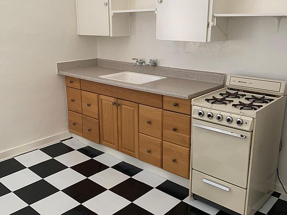 5th image of 1013 Mission St APT 16