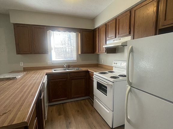 5th image of 1657 Foxhaven Ct