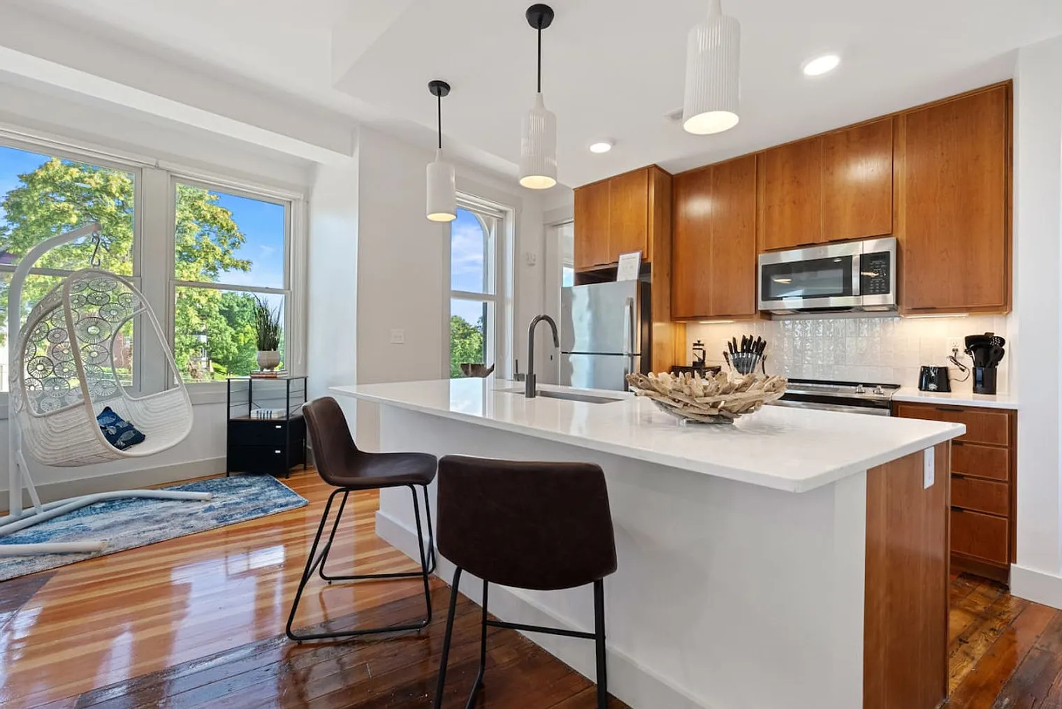 1 bed, 1.0 bath, 861 sqft, $1,891 — Photo 2