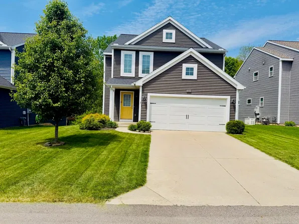 1353 Highland Hl, Lowell, MI 49331