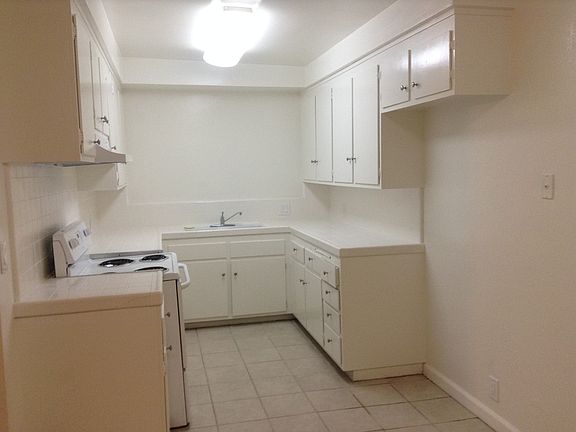 4th image of 13629 Kornblum Ave APT 02
