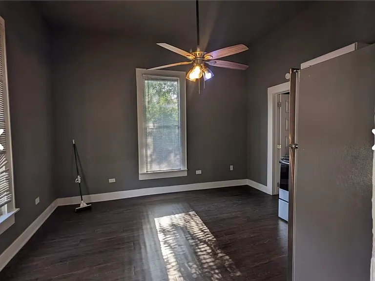 225 W Monterey St #A — Photo 2