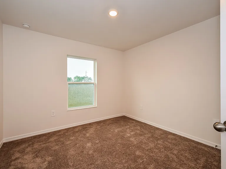 883 Youngreen Dr — Photo 11