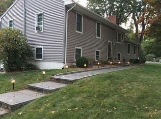 11 Old Prange Rd, Brookfield, CT 06804