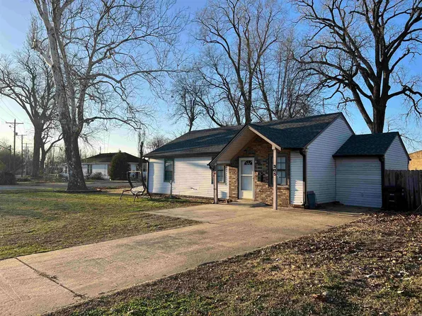305 W Carlson St, Trumann, AR 72472