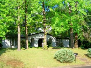 321 Stonegate Dr, Clinton, MS 39056