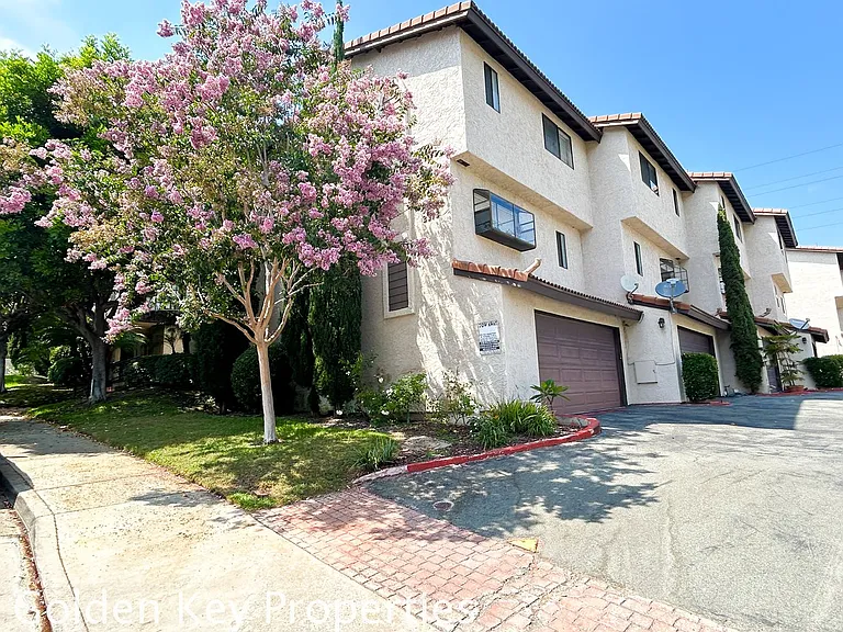 2372 Altisma Way #B — Photo 31