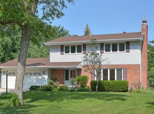 10928 Pioneer Dr, Burnsville, MN 55337