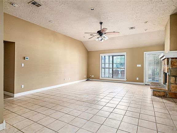 5th image of 5015 Bob White Ln